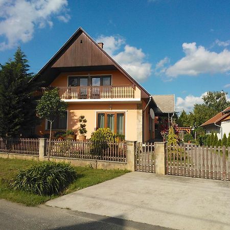 Valentin Vendégház Balatonlelle Exterior foto