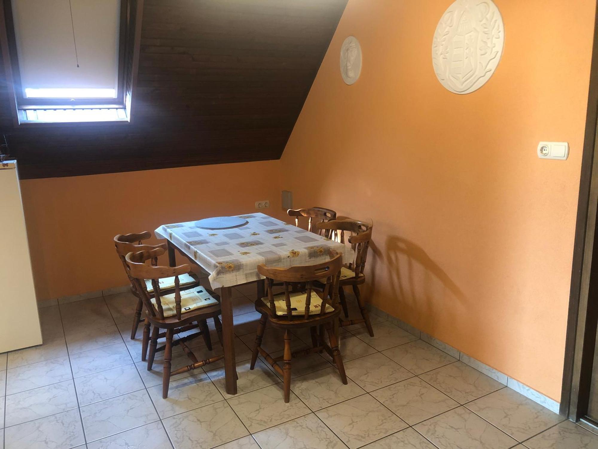 Valentin Vendégház Balatonlelle Exterior foto